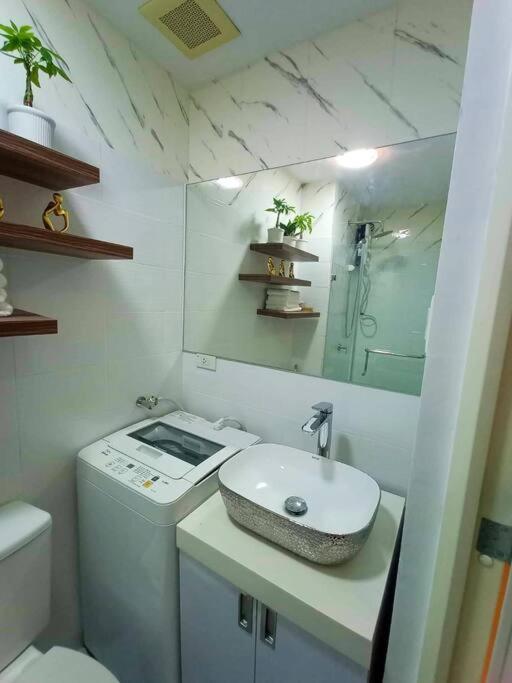 Cozy Studio Unit At Sun Residences Quezon City Extérieur photo